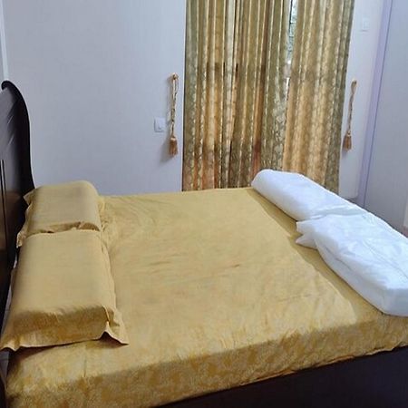 Silver Oaks Flat Sc Golf Links Road Kowdiar Thiruvananthapuram By Probity Ventures 외부 사진