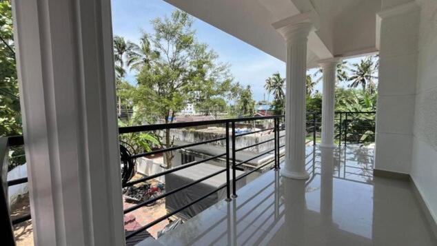 Silver Oaks Flat Sc Golf Links Road Kowdiar Thiruvananthapuram By Probity Ventures 외부 사진